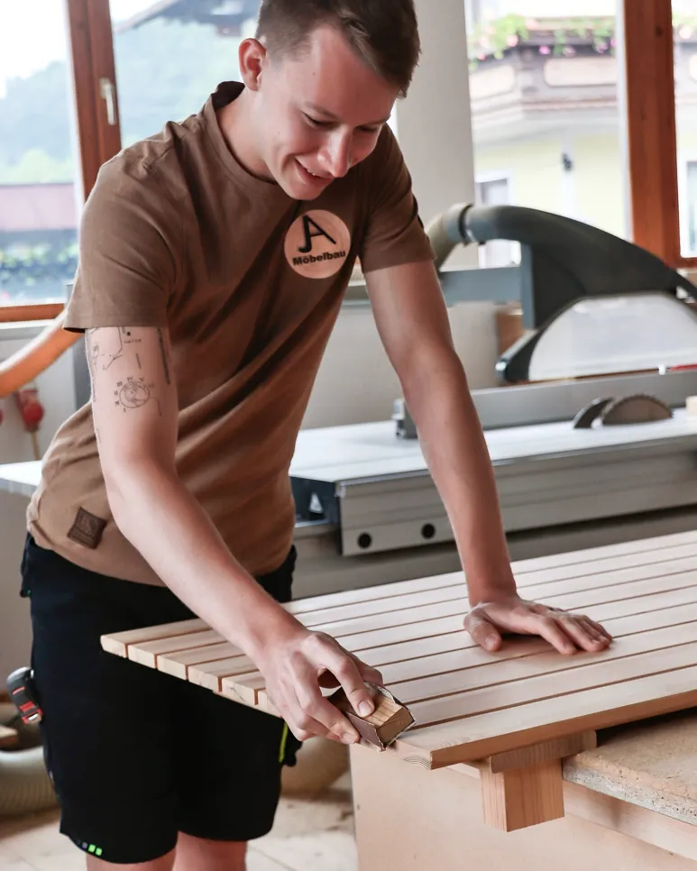 Ja möbelbau - julian allmer - arbeit1 JA Möbelbau - Julian Allmer, Tischler, Möbel, Möbel nach Maß, Küchen, Inenausbauten, Innenausrichtung, Geschäftseinrichtung Erfolg Efolgsgeschichte Zusammenarbeit Erfahrung Erfahrungen Rezensionen Meinungen Gecheckt.at