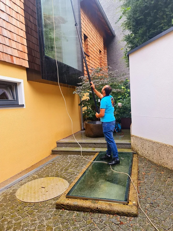 Jbairo Hausbetreuung Reinigungsfirma Reinigungsservice Mitarbeiter, Fensterreinigung Salzburg, Reinigung Reinigungsservice Gebäudereinigung Glasreinigung Fensterputzer, Erfolg Erfolgsgeschichte Zusammenarbeit Erfahrung Erfahrungen Rezensionen Meinungen Gecheckt.at